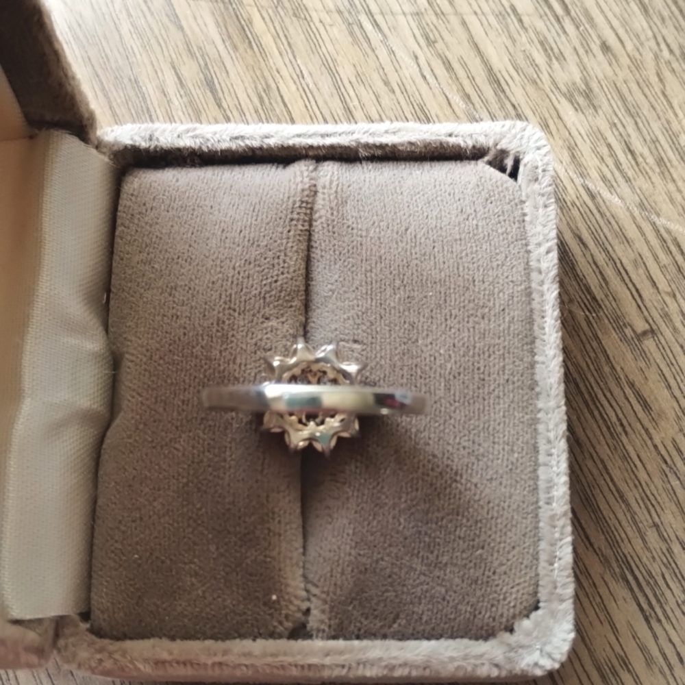 Ring - Picture 5 of 6